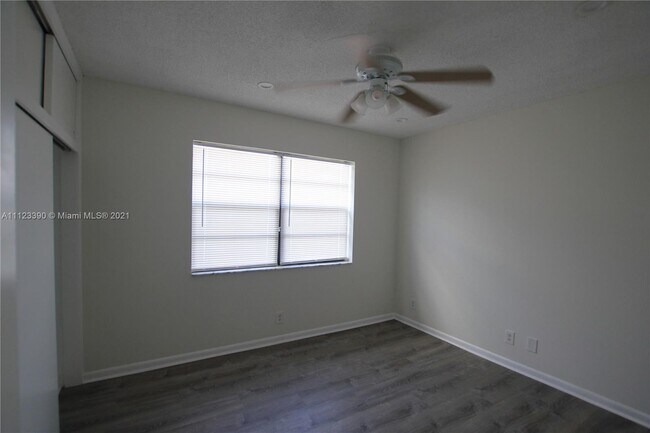 Building Photo - 820 Cochran Dr