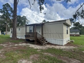Building Photo - 211 Victoria Cir