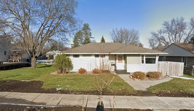 Building Photo - 211 10th Ave NE