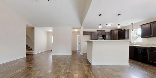 Foto del edificio - NEW LISTING!!!!!