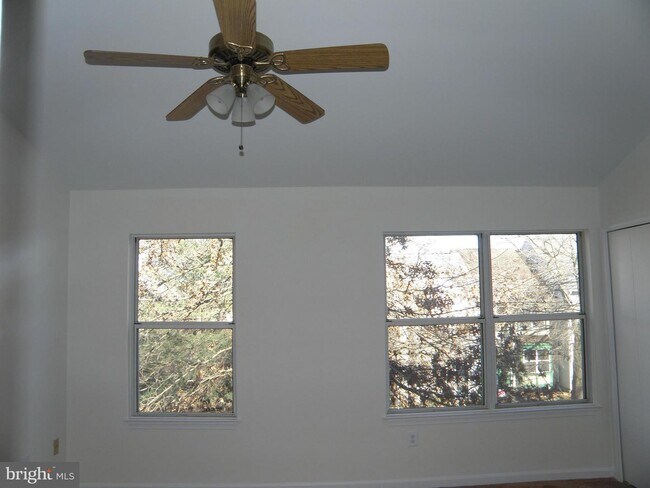 Building Photo - 9520 Clocktower Ln
