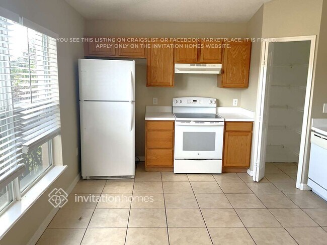 Foto del edificio - 732 Toulon Dr