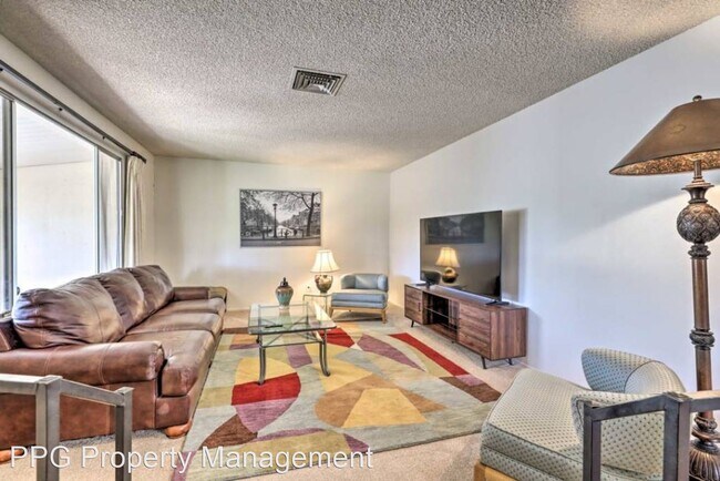 Building Photo - 3 br, 2 bath House - 600 E Palm St