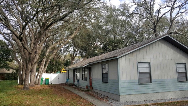 Building Photo - 1788 Poinsettia Ave