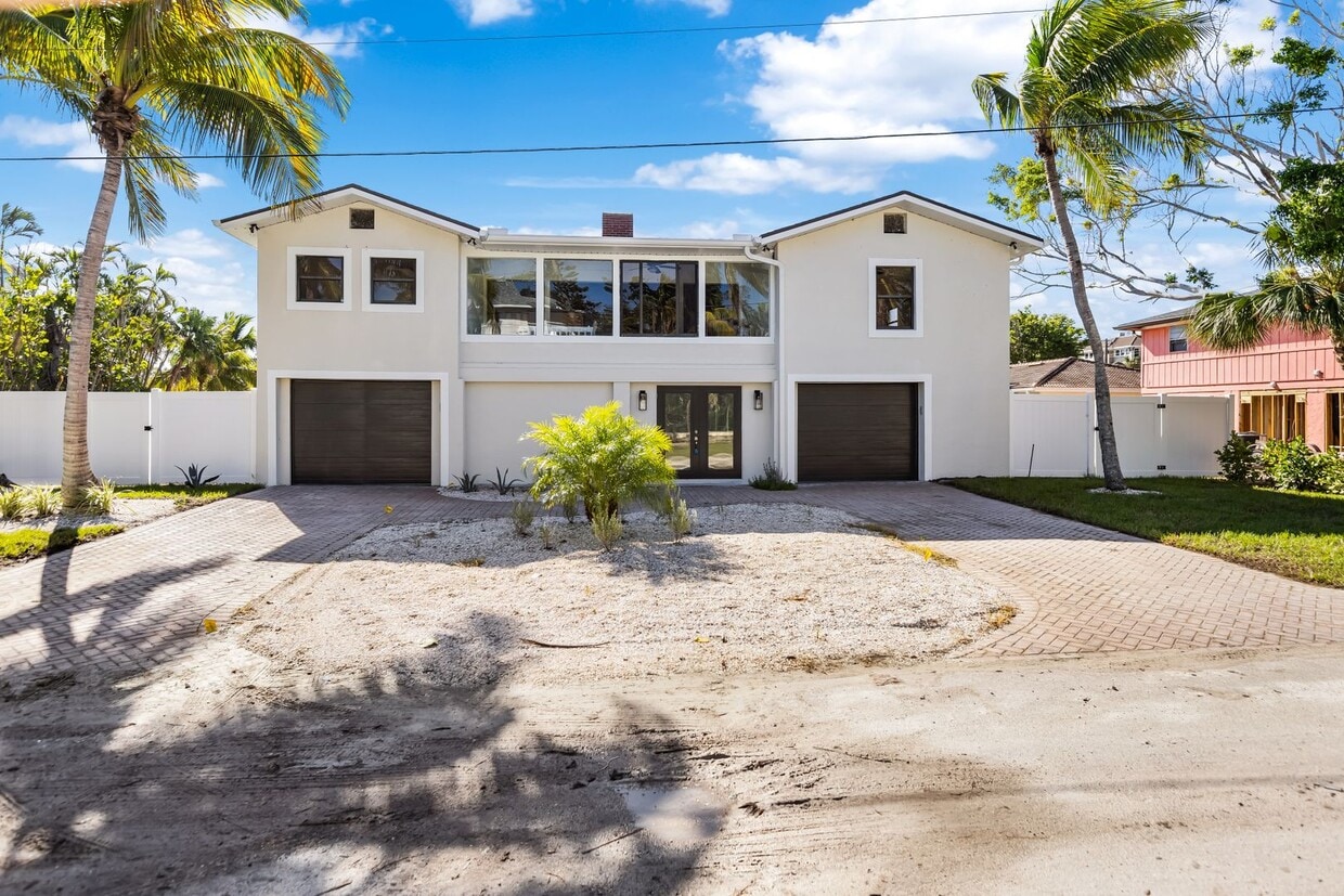 ** BONITA BEACH ** 3 BED + DEN / 2 BATH HO... House Rental in Bonita