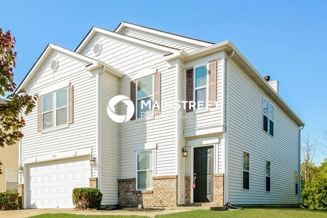 Building Photo - 4 Bedroom Pet-Friendly Home in Indianapolis, IN with Main Street Renewal