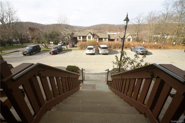 Building Photo - 108 Foxwood Cir