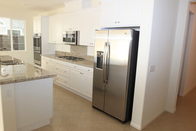 Foto del edificio - Coming Soon! Single Story 3/2 stunner located at West Haven!