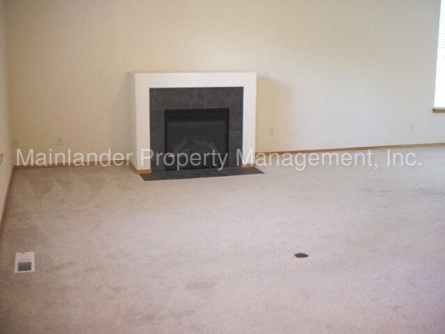 Building Photo - 7506 Roanoke Dr S