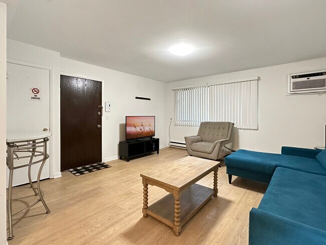 Foto del edificio - 5117 N East River Rd