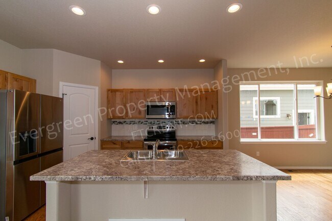 Foto del edificio - 4 bedroom, 2.5 bathroom in the Raindance C...
