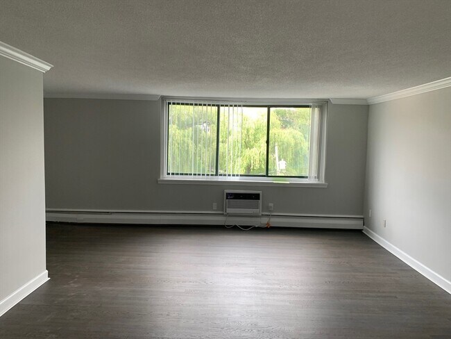 Building Photo - 520 Washington St