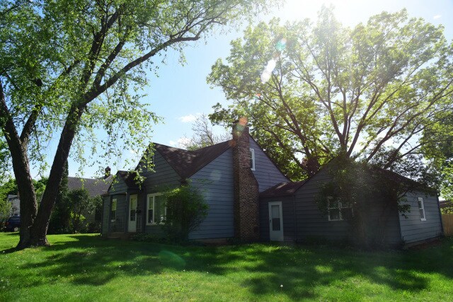 Foto del edificio - 2422 Ridge Ave