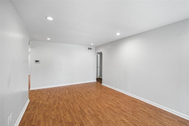 Building Photo - 12633 Memorial Dr