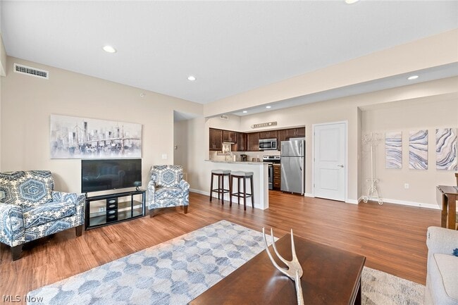 Building Photo - 558 Colony Park Dr