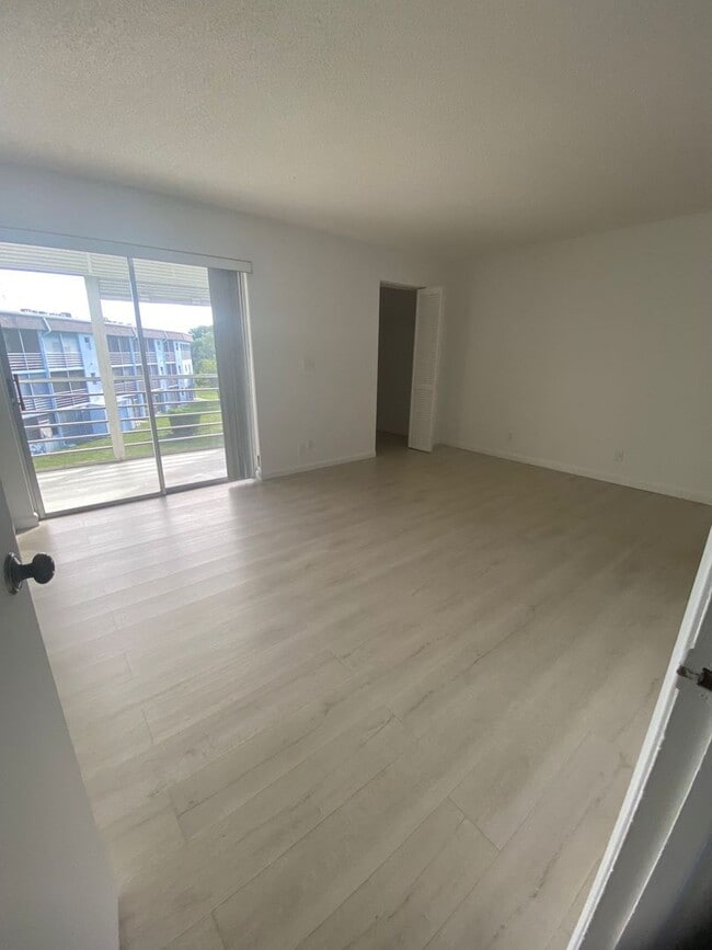 Photo - 2200 Springdale Blvd Apartment