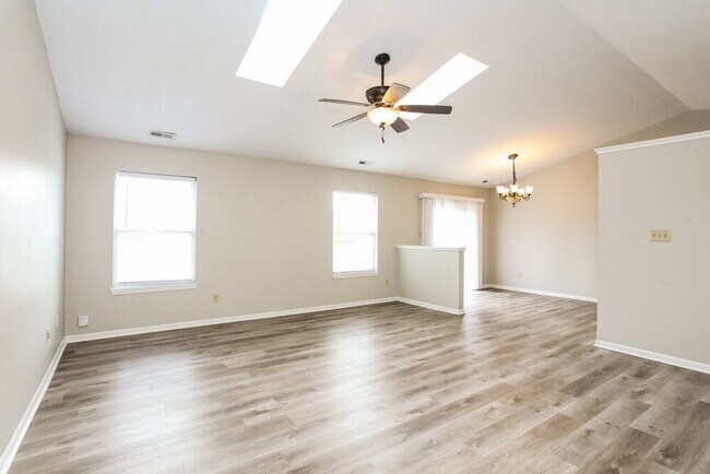 Foto del edificio - 8165 Shortleaf Ct