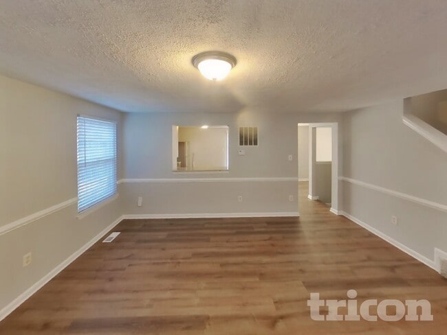 Building Photo - 2551 Log Mill Ct