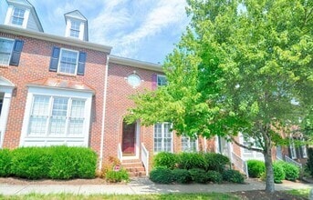 Building Photo - 202 Greenview Dr