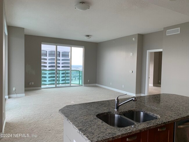 Building Photo - 1431 Riverplace Blvd