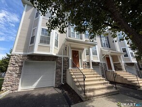 Building Photo - 1401 Briar Woods Ln