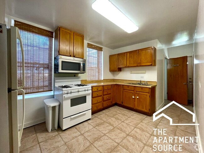 Building Photo - 3531 W Dickens Ave