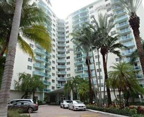 Primary Photo - 3801 S Ocean Dr