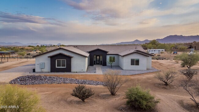 Foto del edificio - 15223 E Lone Mountain Rd
