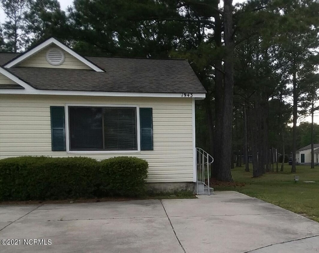 1943 Countrywood Blvd, Jacksonville, NC 28540 House Rental in