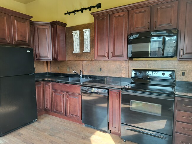 Nice eat-in kitchen. - 109 5th Ave S