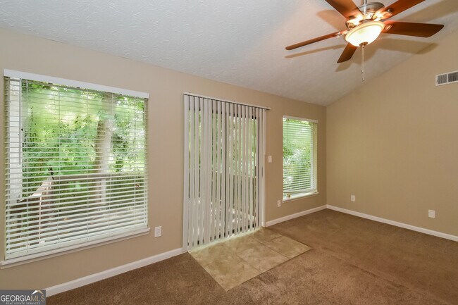 Foto del edificio - 8152 Dunellen Ln