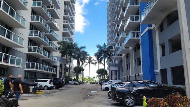 Foto del edificio - 5091 NW 7th St