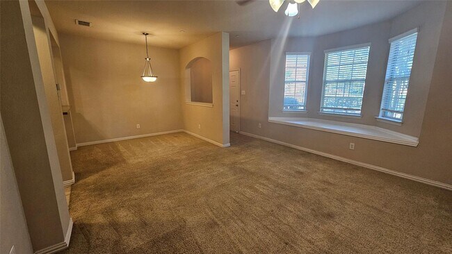 Building Photo - 3102 Bedford Rd