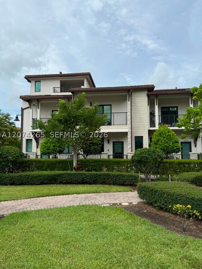 Foto del edificio - 4940 NW 83rd Path