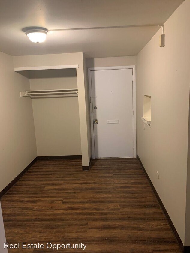 Foto principal - 460 N Nelson Rd