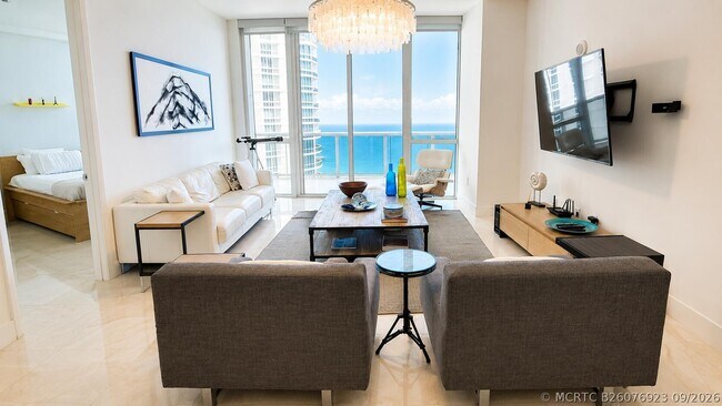 Building Photo - 15901 Collins Ave