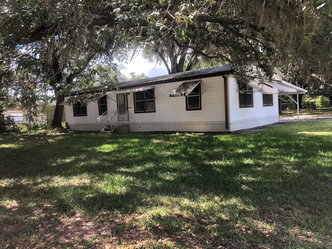 Building Photo - SPACIOUS 3BR/2BA Double Wide ! Convenient ...