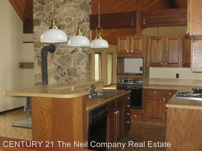 Building Photo - 4 br, 3 bath House - 780 SE Summit Dr
