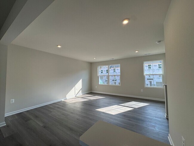 Building Photo - BRAND NEW HOME!