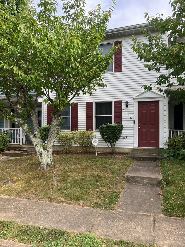 Front yard - 5136 Pecan Dr