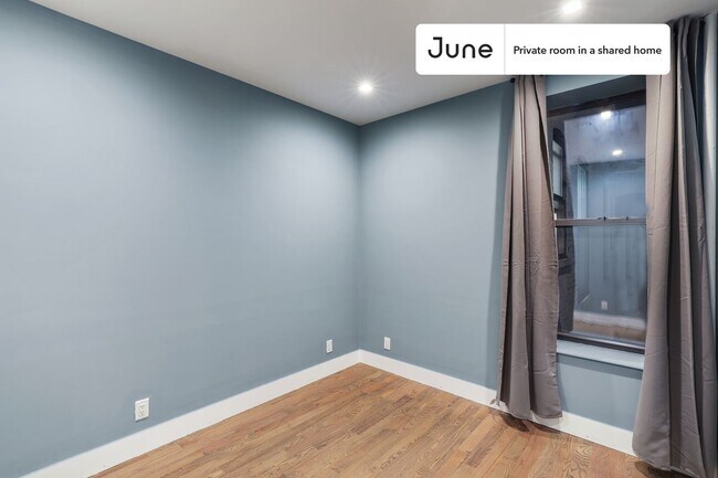 Foto del edificio - Private bedroom in 4 bed/2 bath Home
