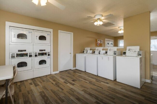 Foto del edificio - Hidden Creek Apartment Homes