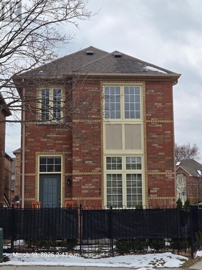 Building Photo - 33 Guildpark Pathway