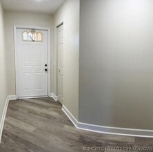 Building Photo - 1370 Cottonwood Cir