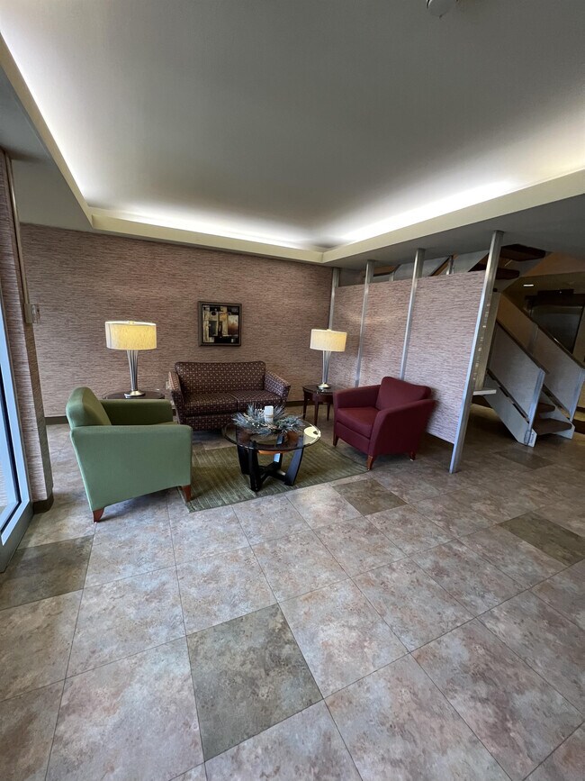 1202 Kanawha Blvd E Unit 4F, Charleston, WV 25301 Room for Rent in