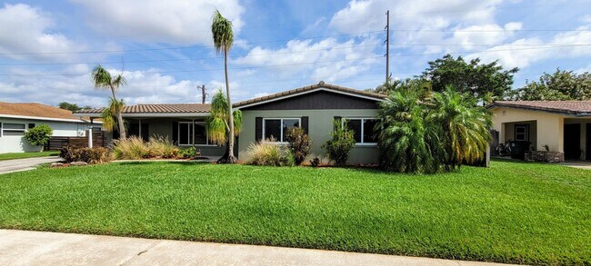Foto del edificio - 949 W Royal Palm Rd