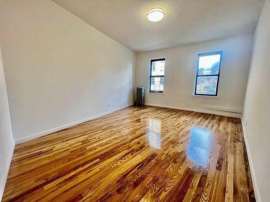 Foto del edificio - 2 bedroom in BRONX NY 10452