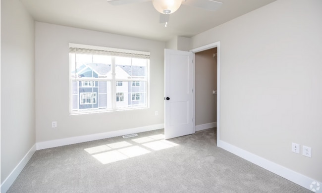 Interior Photo - Grand Valley Townhomes