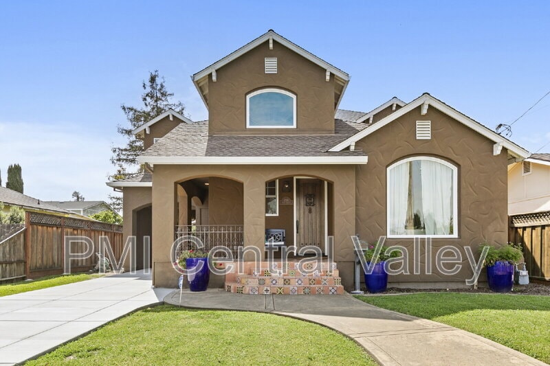 Primary Photo - 2391 Palm Ave