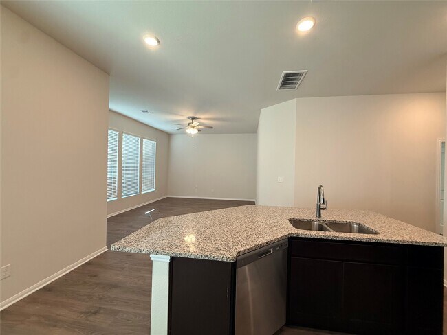 Foto del edificio - 405 Magnolia Ln